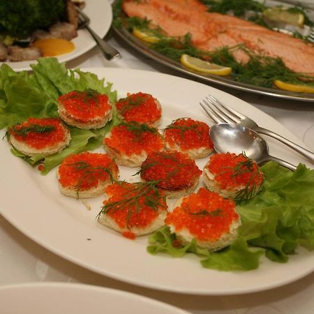 טרטו Draakon Hotel מראה חיצוני תמונה