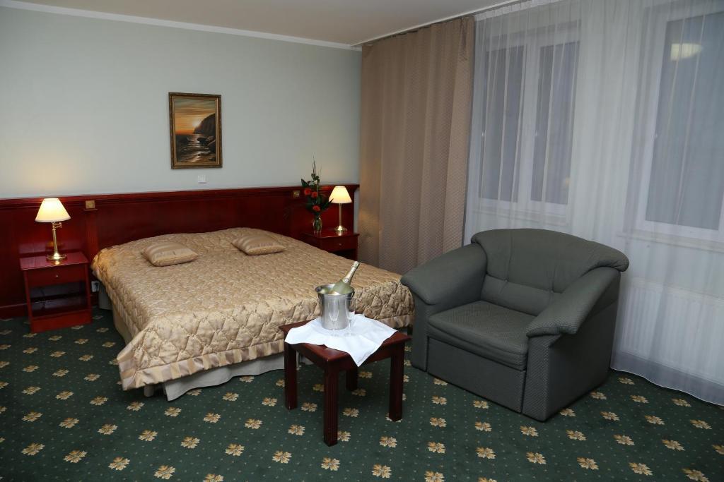 טרטו Draakon Hotel מראה חיצוני תמונה