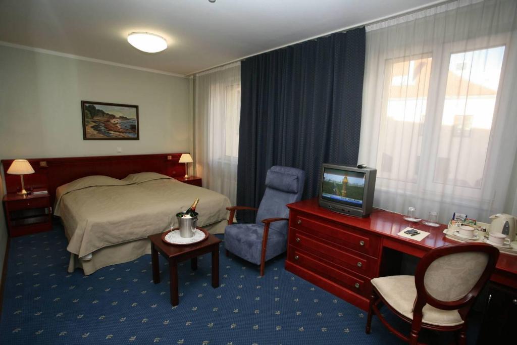טרטו Draakon Hotel מראה חיצוני תמונה