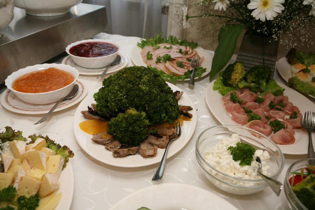 טרטו Draakon Hotel מראה חיצוני תמונה